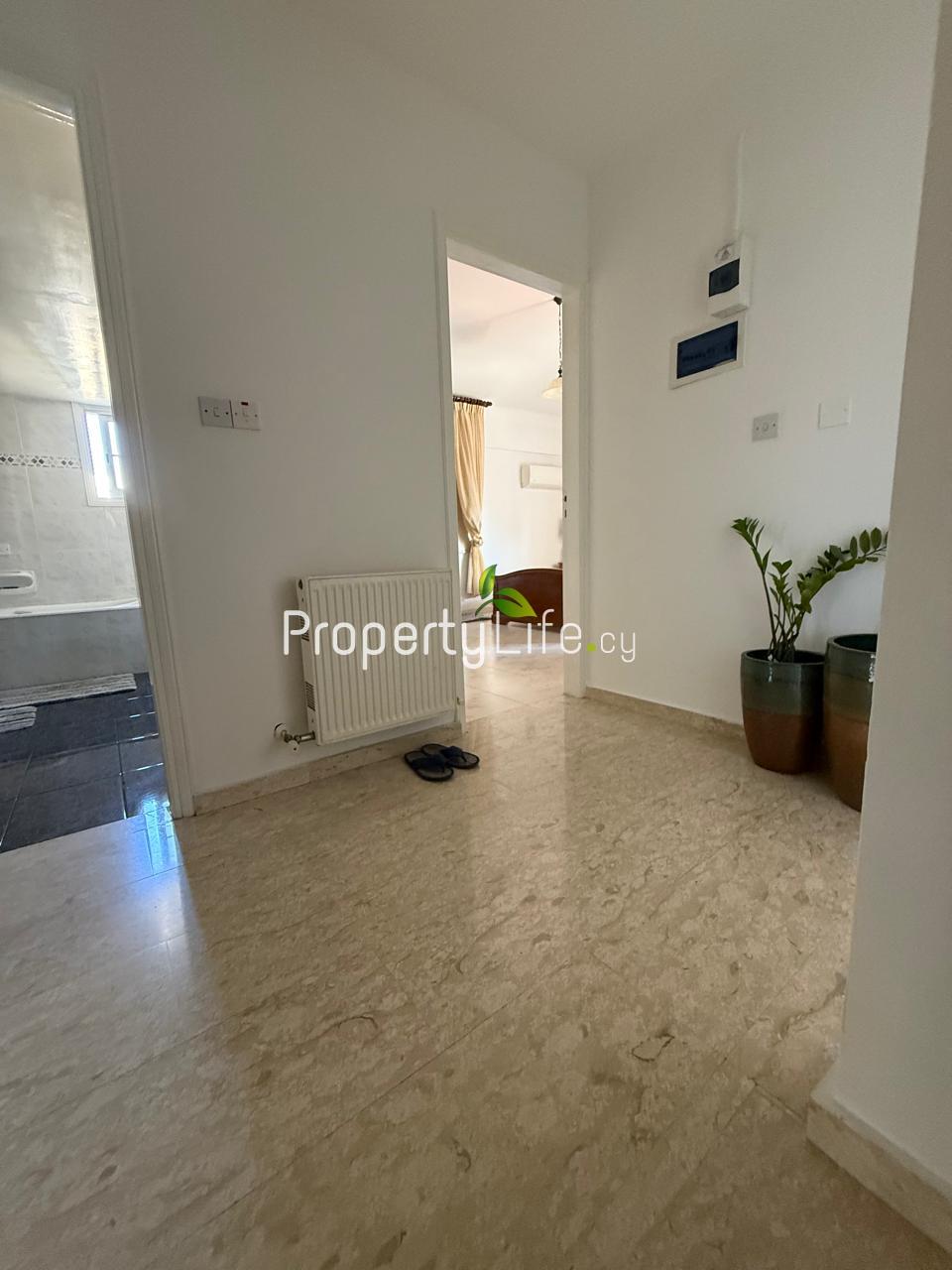 AGIOS FANOURIOS ARADIPPOU DETACHED CORNER HOUSE FOR SALE